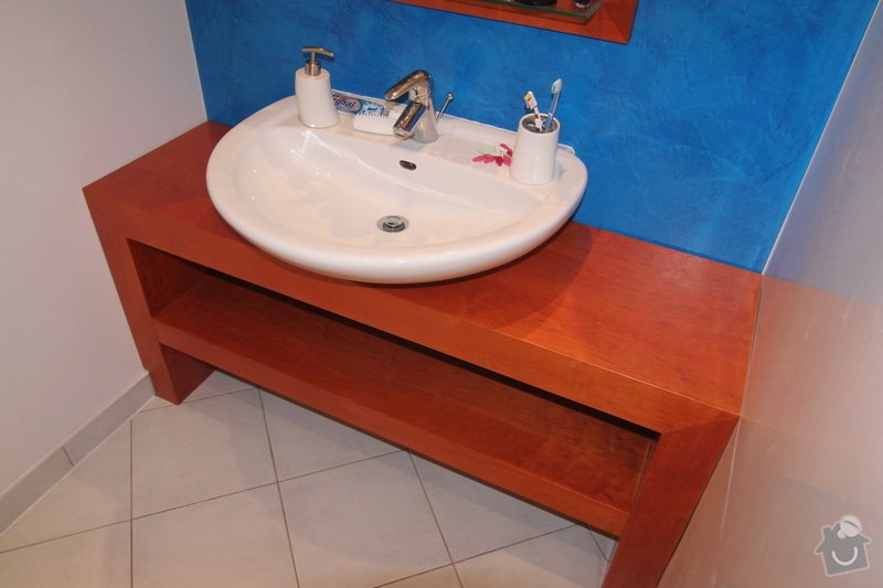 Koupelnový stolek na míru: umyvadlo-a-stolek