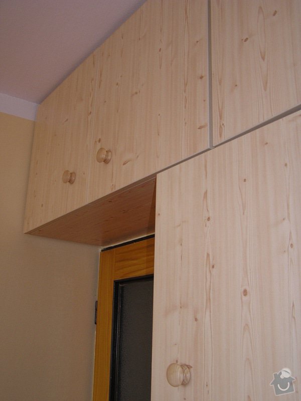Výroba nábytkových stěn: P1010042