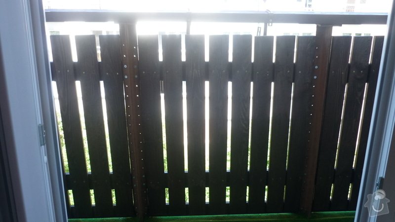 Výměna dřevěného zábradlí na balkóně: balkon_po_8_