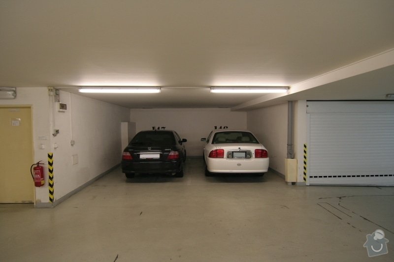 Garážová vrata v podzemní garáži: stav_pred