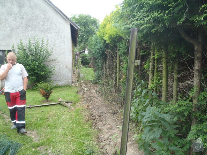 Stavba plotů a podezdívky,pokládka zámkové dlažby: P7200068