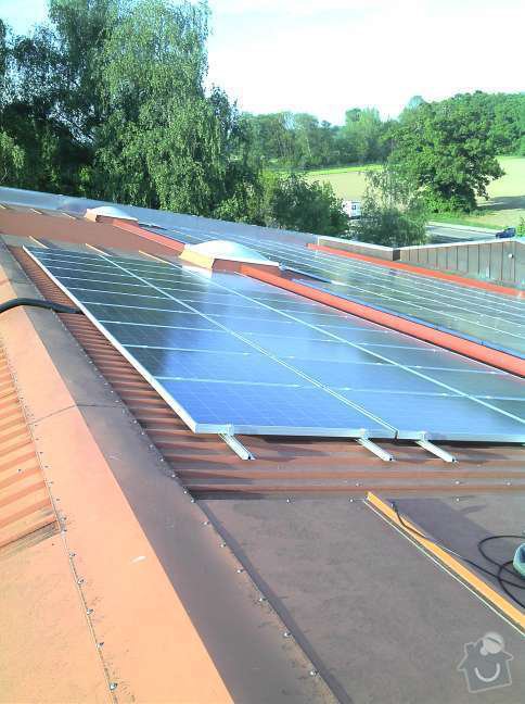 Montáž fotovoltaciké elektrárny v Raublingu: 2011-05-06_18-25-11_168