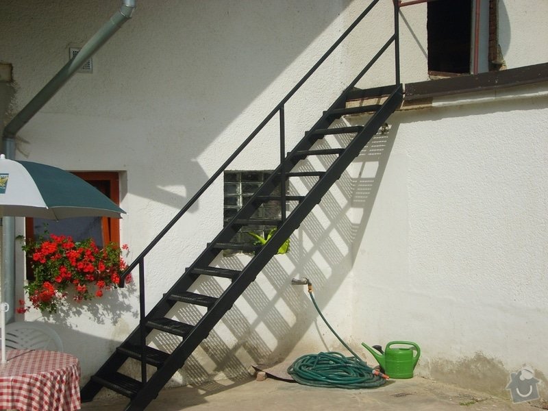 Jednoduché venkovní schodiště: S6005404_small_po