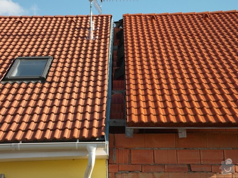 Zedník - stavitel, k výstavbě zídky mezi střechami v řadovém RD a její oplechování: muj01