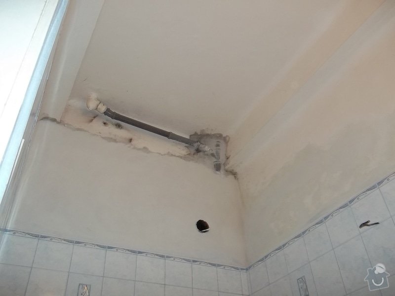 Snížený podhled v koupelně: 104_0549