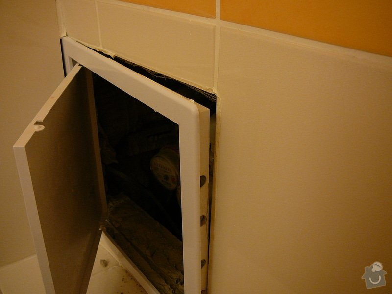 Rekonstrukce koupelny (výměna vany, obklady): P1110042