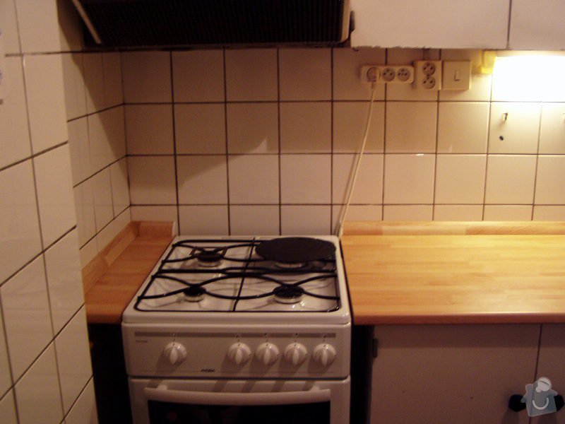 Obnova panelákové kuchyňské linky: PB201039