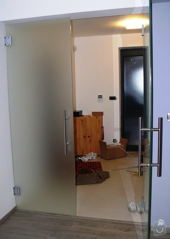 Skleněný sprchový kout + celoskleněné dveře + VIDEO: P1010184