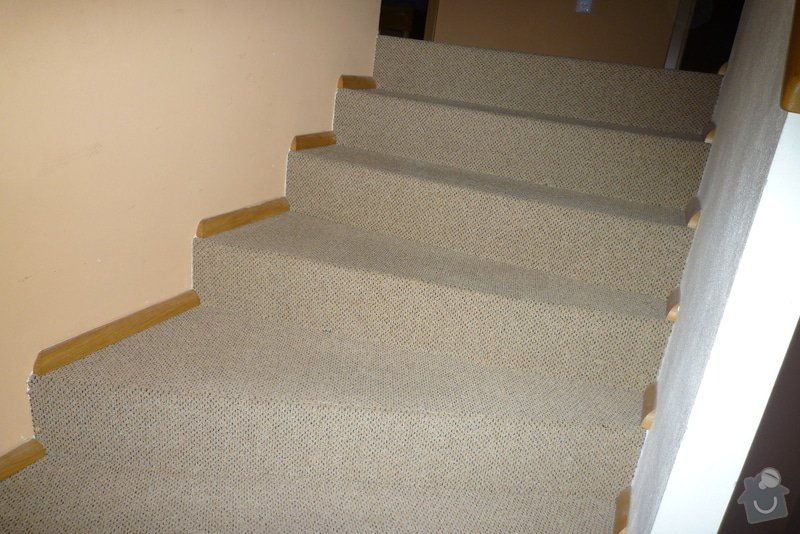 Obložení betonového schodiště + chodby dřevem: P1010520