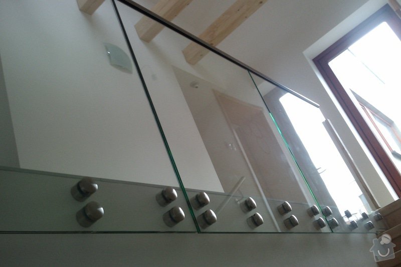 Renovace schodů,nové skleněné zábradlí: Vrane8