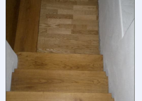 Dřevěné schodiště - postranice, podesty