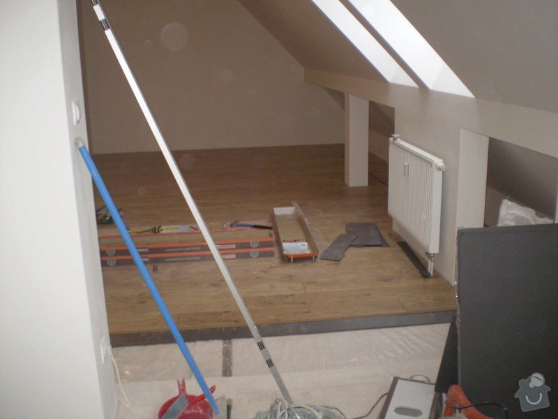 Pokladka plovouci podlahy a dlazby, obklad kuchyne: P3010003