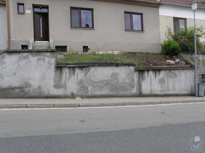 Oprava vnější betonové zdi a schodů: P8141591