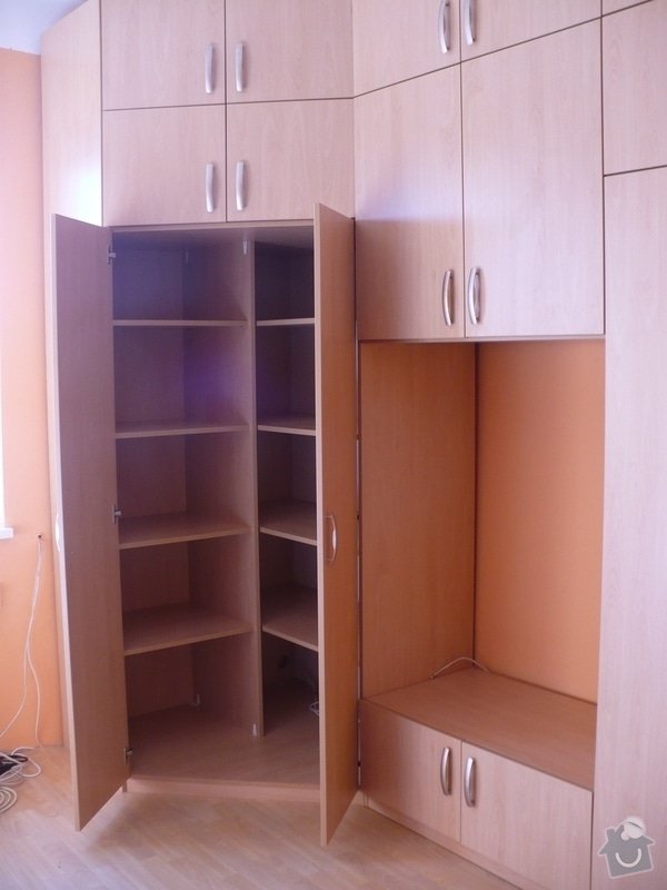 Výroba a montáž skříně do obývacího pokoje: vyroba-a-montaz-skrine-do-obyvaciho-pokoje_P1030028