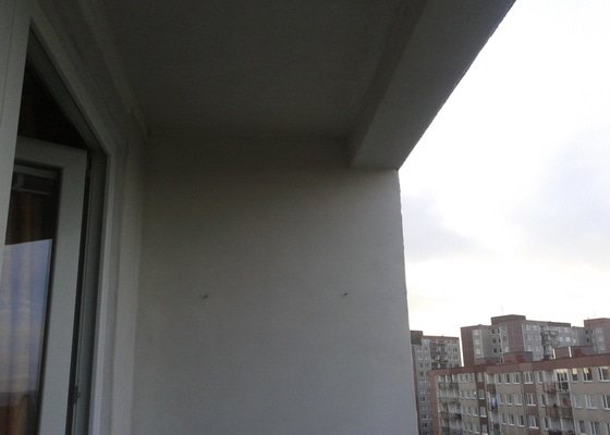 Zednické práce -balkon v paneláku - stav před realizací