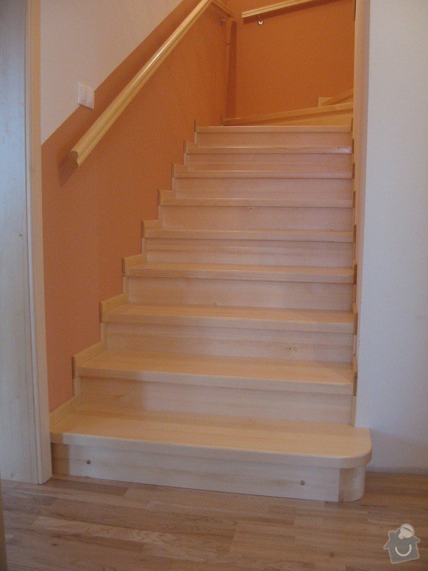 Dřevěné schodiště, vnitřní dveře: drevene-schodiste-vnitrni-dvere_Zajic_5
