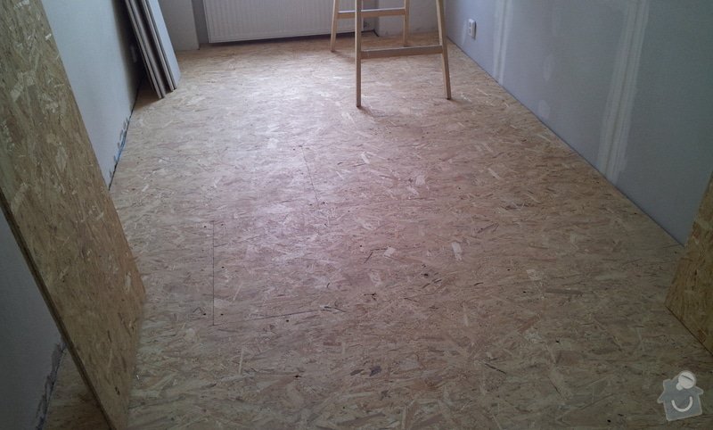 Rozdělení místnosti a montáž podlahy: 20120626_124834