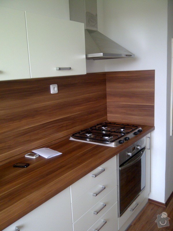 Rekonstrukce bytového jádra + kuchyňská linka: IMG-20120703-00040