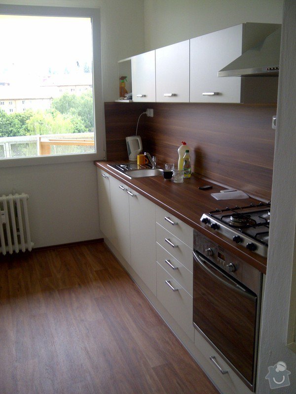 Rekonstrukce bytového jádra + kuchyňská linka: IMG-20120703-00044