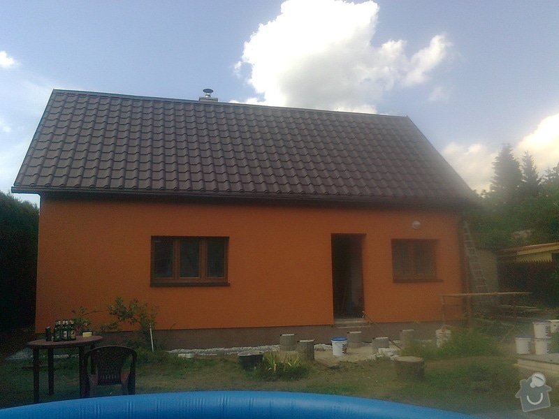 Zateplení, fasáda, obkopání domu, parapety, elektroinstalace: Fotografie0500