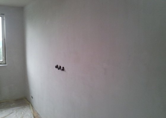 Stěrky stěn v rekonstruovaném bytě