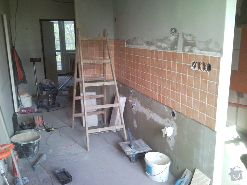 Rekonstrukce bytového jádra + vybourání panelu: 120827_085304