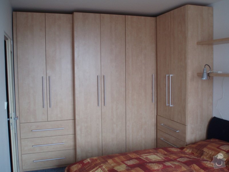Atypické vestavěné skříně do ložnice: P3280033