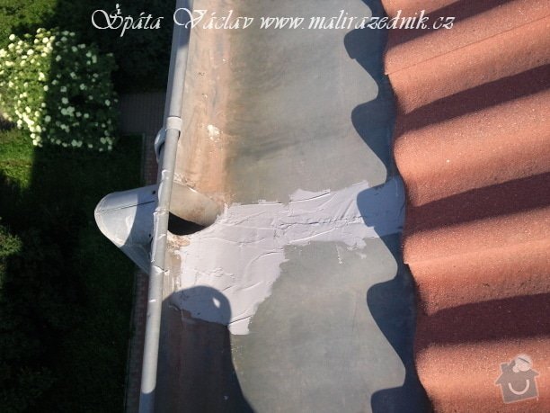 Oprava střechy a děravého žlabu pomocí horolezecké techniky: Fotografie080
