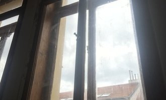 Lakování oken a dveří - stav před realizací