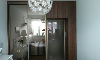 Renovace vestavěné skříně Woodface - změna barvy - stav před realizací