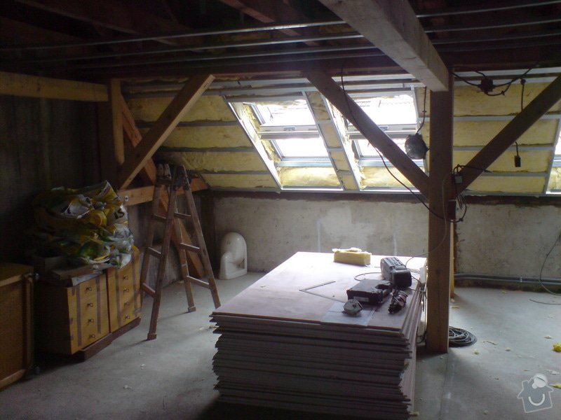 Zatepleni střechy,sadrokartonové práce (střechy,příčky, předstěny),ytongové příčky,elektrikářské práce: DSC00333