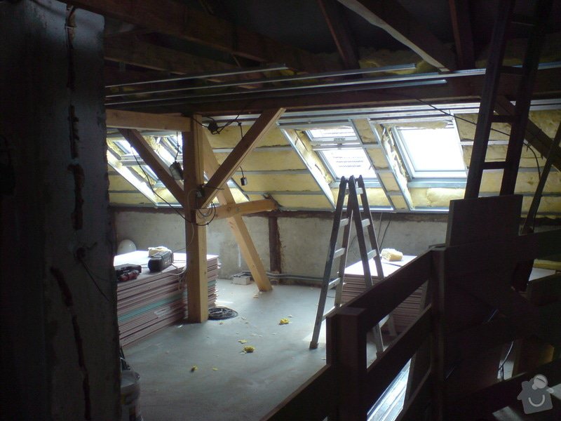 Zatepleni střechy,sadrokartonové práce (střechy,příčky, předstěny),ytongové příčky,elektrikářské práce: DSC00332