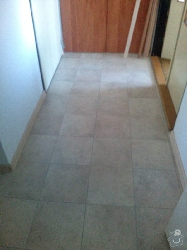 Rekonstrukce podlahy v kuchyni a chodbě  : CAM00088