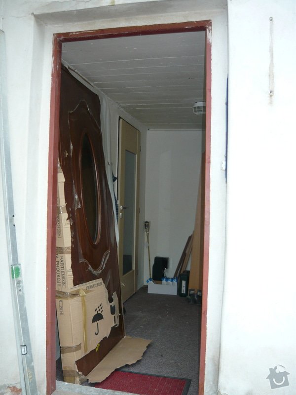 Vyměna vchodovych dveři a nove dlažby v přecini: P1050830