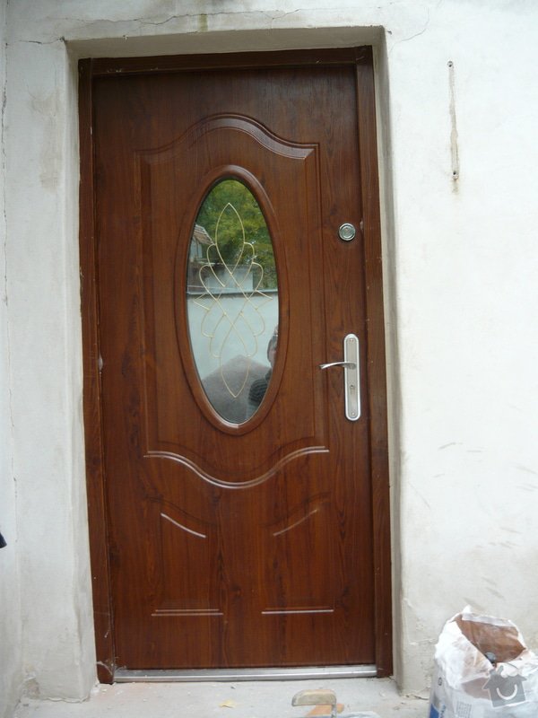 Vyměna vchodovych dveři a nove dlažby v přecini: P1050842