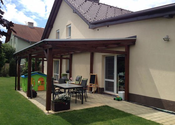 Dřevěná pergola se zastřešením cca 35m2