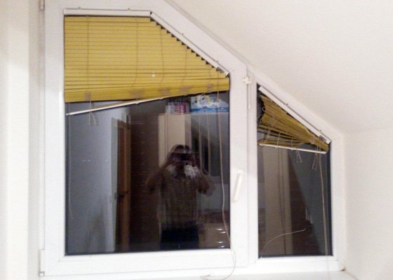 Atypická horizontální žaluzie 2 ks plus seřízení oken