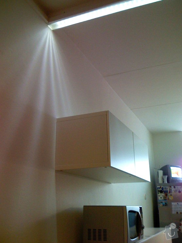 Rekonstrukce kuchyně a chodby bytu: kuchyn_svetlo_LED