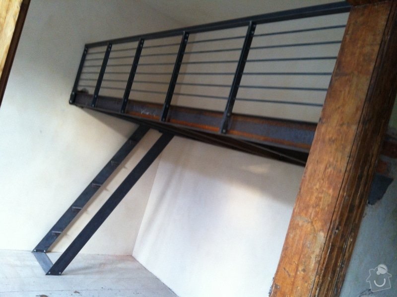 Konstrukce kovového patra na spaní do činžovního domu: IMG_1520