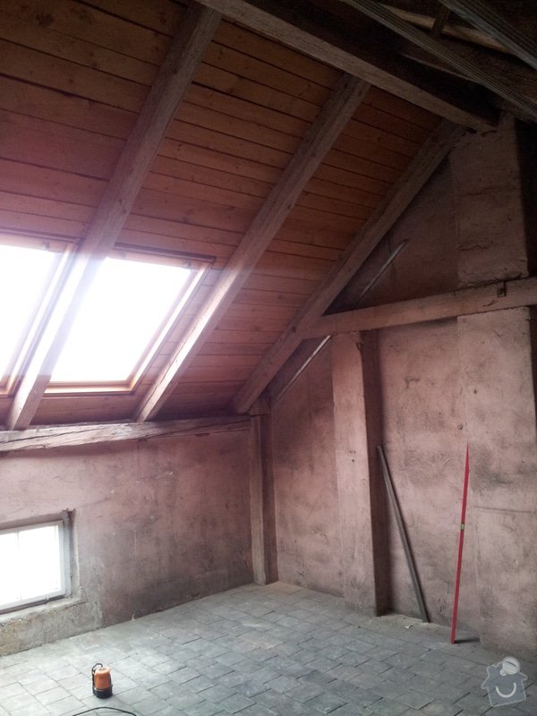 Montáže sádrokartonu, rekonstrukce podkroví, suché podlahy s podsypem Fermacell,výměna střešního okna, montáž poudra Eclisse pro posuvné dveře do SDK příčky.: Podkrovi_1