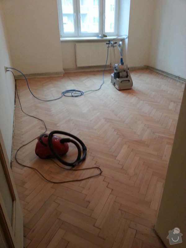 Rekonstrukce bytu,obklady,renovace parket,pokládka plovoucí podlahy aj.: Brouseni_parket