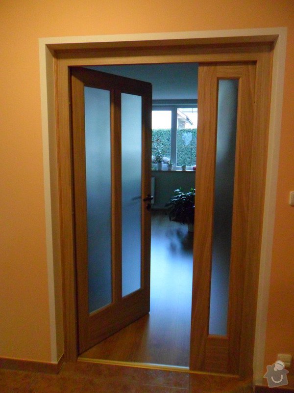 Masivní interiérové dveře včetně zárubně: SAM_0667_dvere_masiv