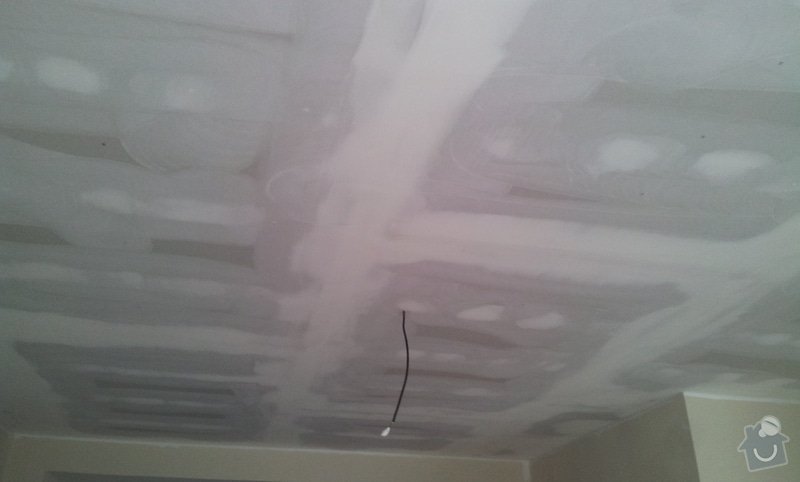 Oprava stropu a drobné úpravy elektro v bytě: 20130213_131429