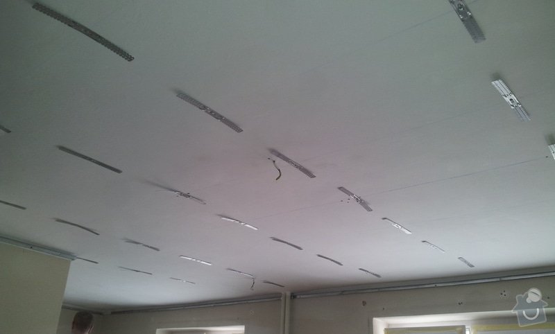 Oprava stropu a drobné úpravy elektro v bytě: 20130212_103858