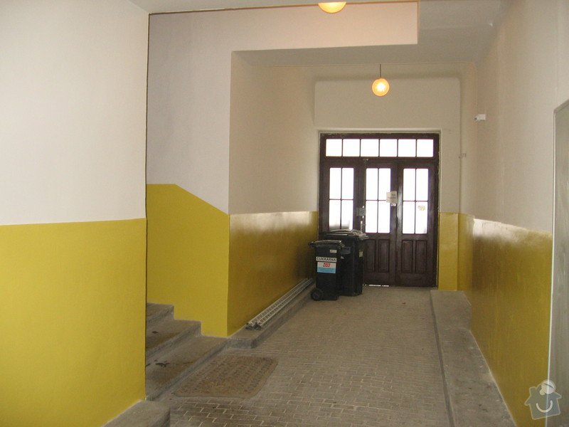 Výmalba a renovace zábradlí schodiště: 082