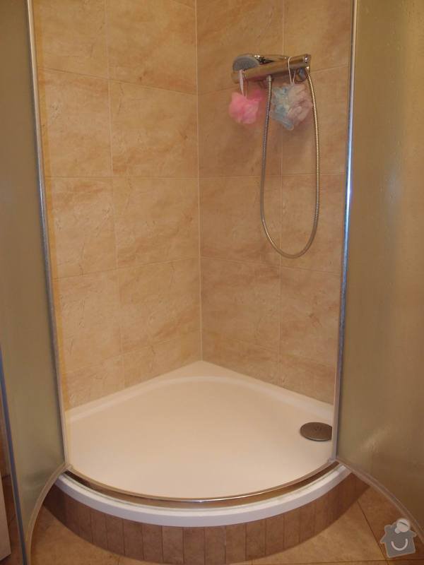 Obklady + podlahy v koupelnách, WC, kuchyni, omítky, vyzdění: sprchac_m