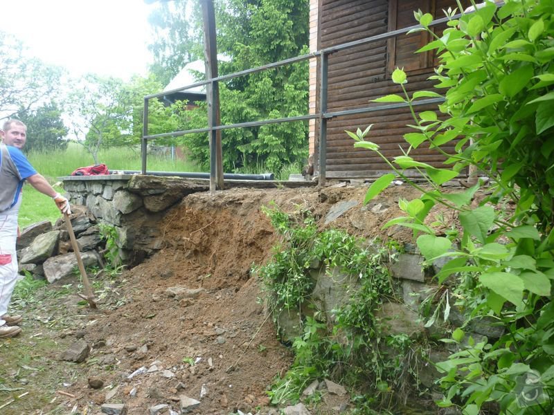 Rekonstrukce terasy u chaty,  Vlkov u Tišnova: Terasa_rekonstrukce_chata_Vlkov_003