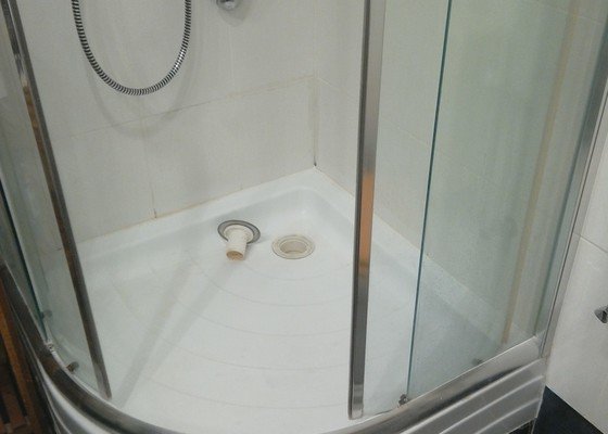 Výměna sifonu sprchového koutu