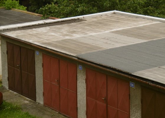 Oprava střechy a vjezdu garáže