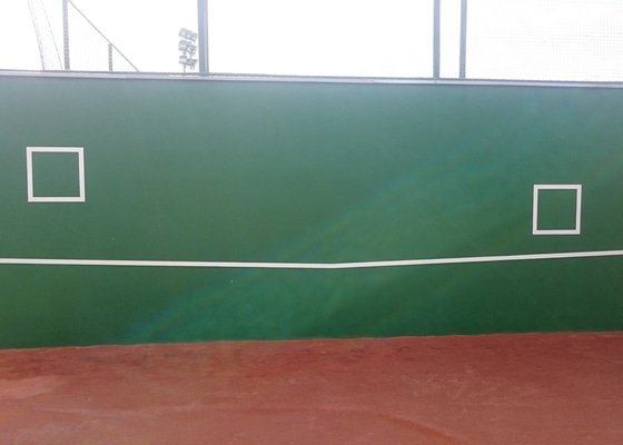 Oprava tenisové zdi